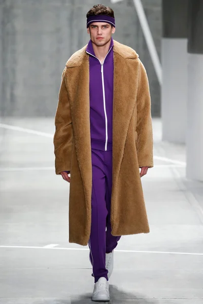 Look 14